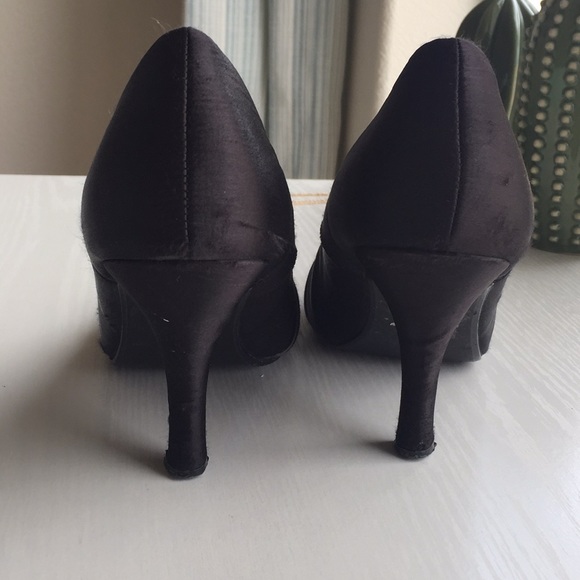 Black Deb heels - Picture 3 of 3